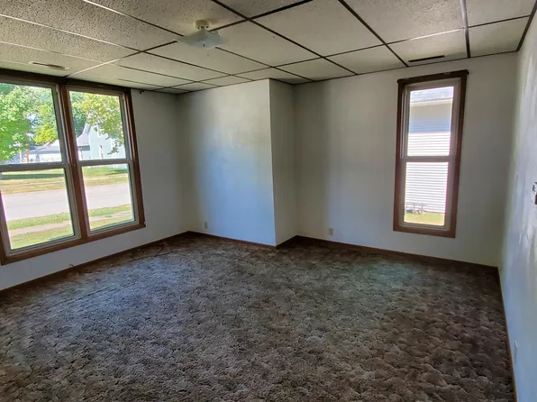 (undisclosed Address), Washington, IA 52353