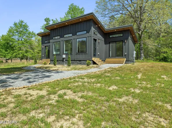 78 Dwellings Dr, Tracy City, TN 37387