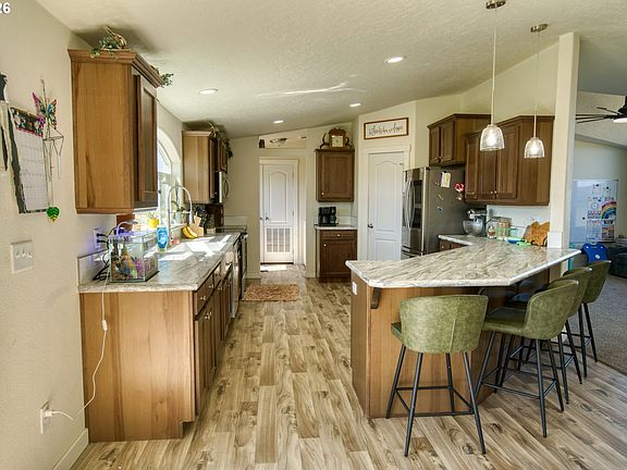 4th image of 59 Sara View Dr