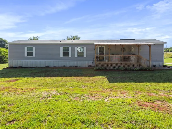 125 Country Place Cir, Seneca, SC 29678