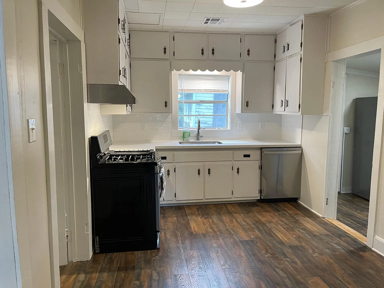 211 1/2 Ile De Copales Ave — Photo 2