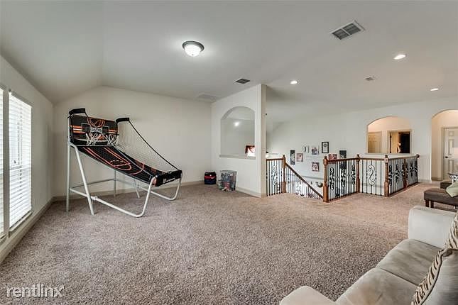 1st image of 4217R Leeds Dr