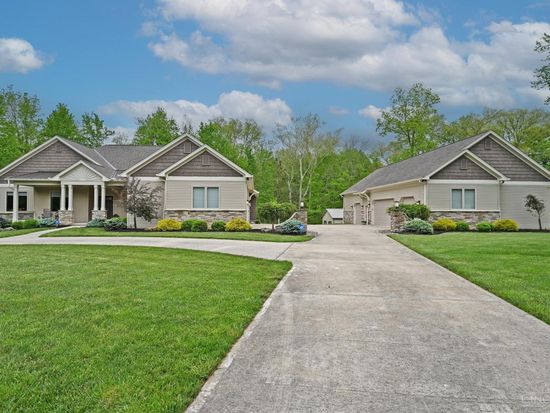 1688 Autumn Oak Dr, Batavia, OH 45103