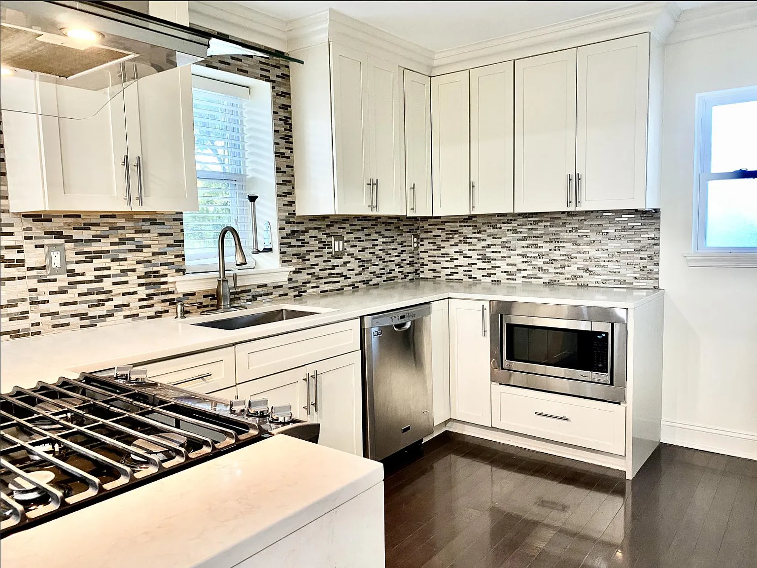 308 Quackenbos St NE photo 1