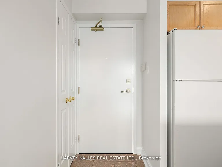 109 Front St E #512 — Photo 2