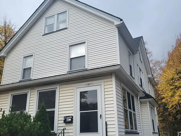 126 Flanders St — Photo 2