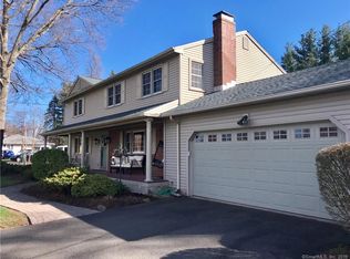 511 Cardinal Ln, Cheshire, CT 06410