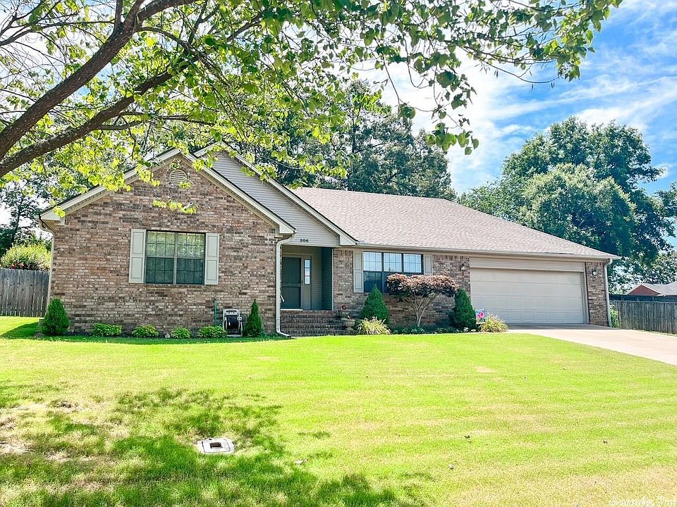 1st image of 506 Live Oak Dr