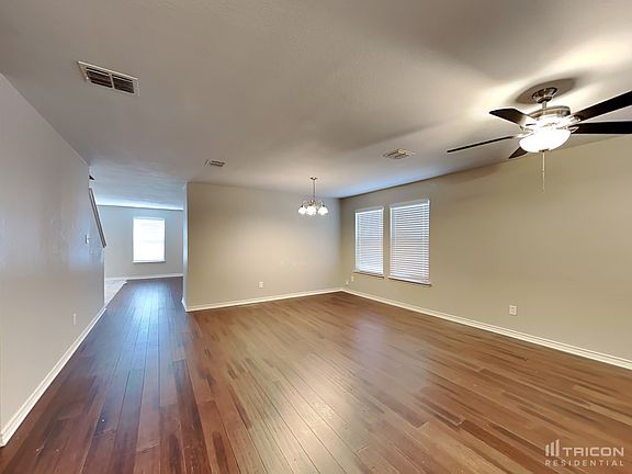 5th image of 1307 Foster St