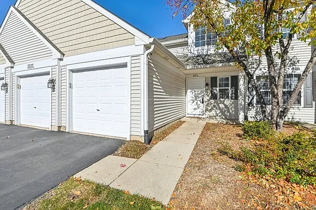 2227 Waterleaf Ct #203 — Photo 2
