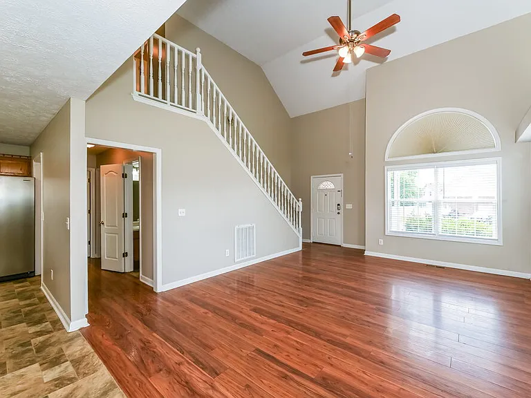 1422 Huddersfield Dr — Photo 4