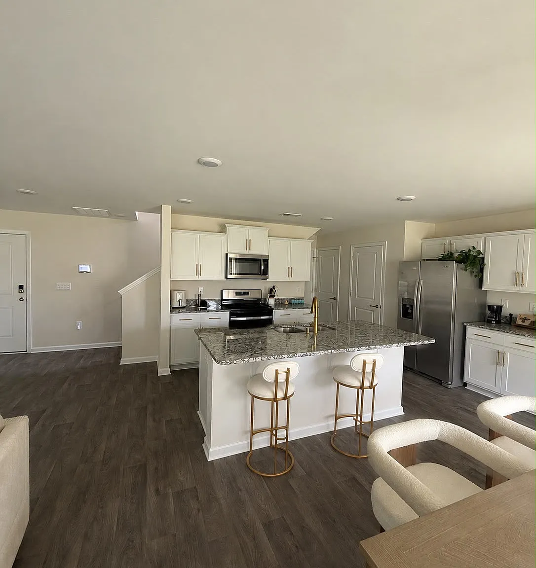 4 bed, 1927 sqft, $700 — Photo 4