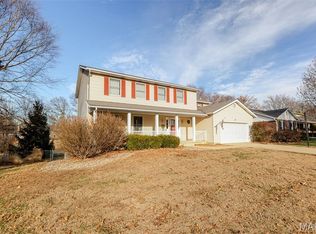 5016 Southwood Dr, Godfrey, IL 62035