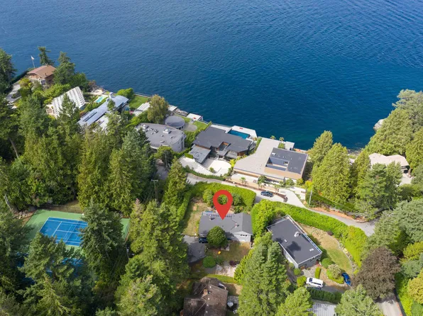 7195 Rockland Wynd, West Vancouver, BC V7W 2L2