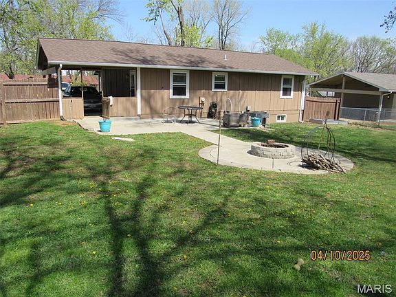 3rd image of 808 Sommerset Dr