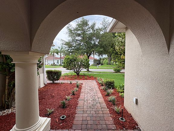 3rd image of 3700 Paradiso Cir