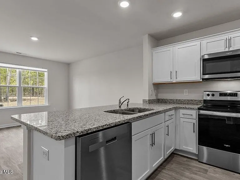 2305 Gracie Ln — Photo 6