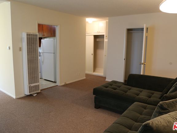 4th image of 1331 N Gardner St #8
