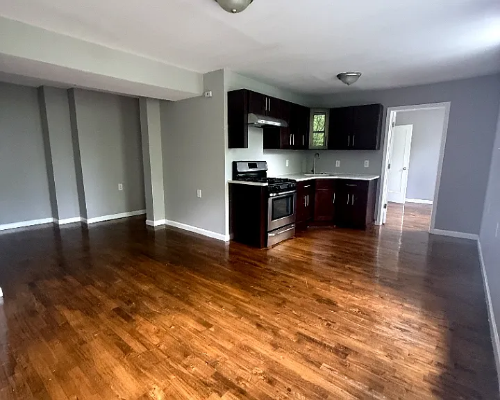 283-285 Hawthorne Ave #L1 — Photo 1