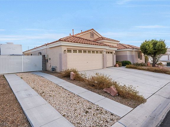 2nd image of 6816 Hazelnut Garden St