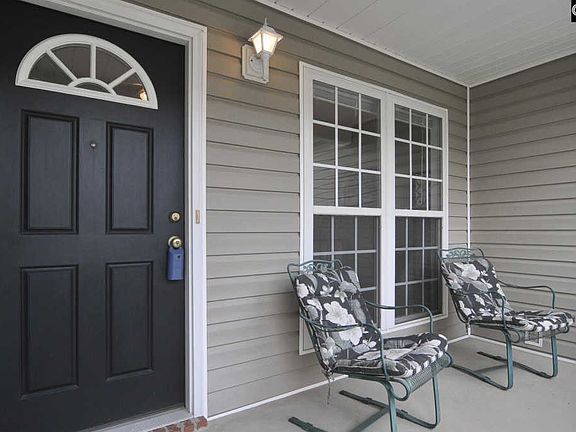 2nd image of 18 Dove Park Cir