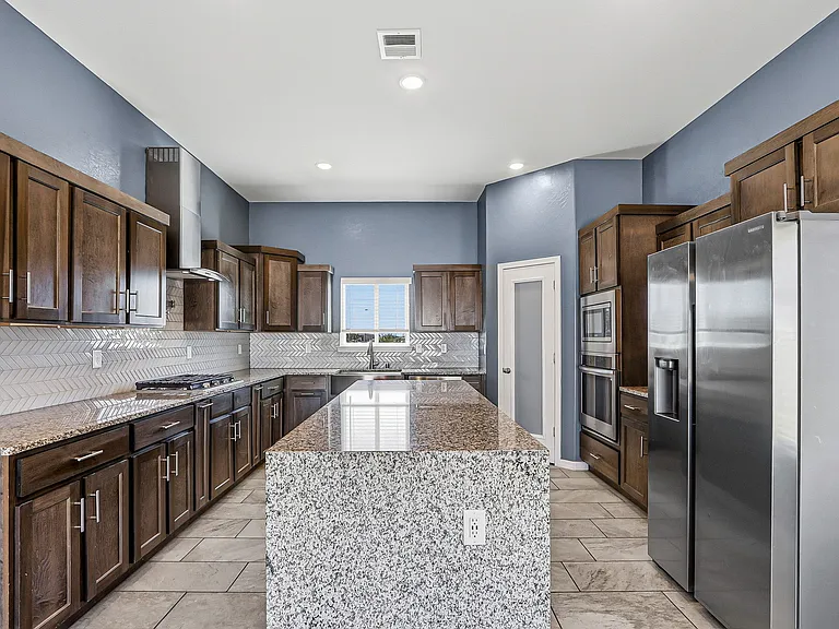 2300 Sammy Cervantes St — Photo 11