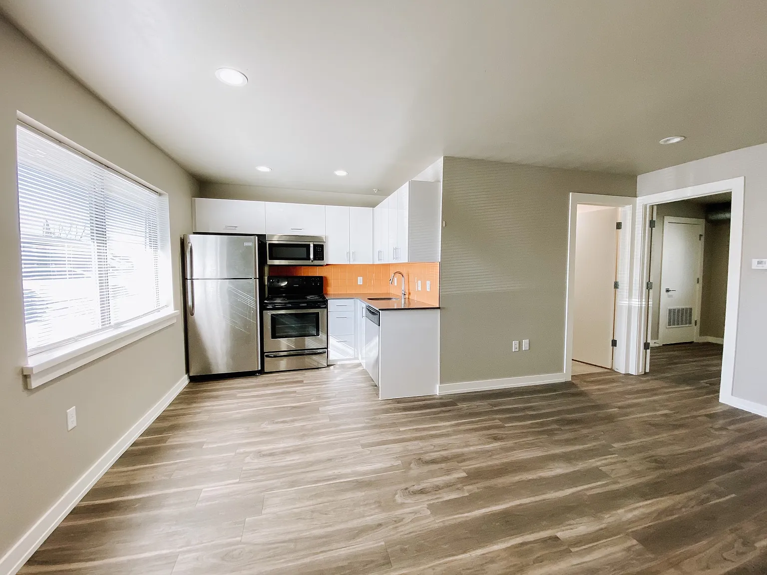 The Vic - East - 202 — Photo 1