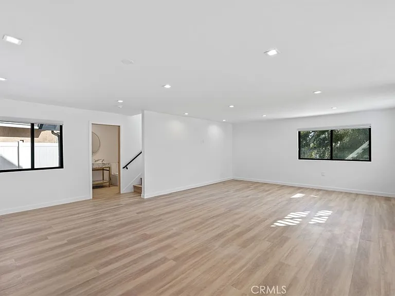 6108 Sadring Ave — Photo 16
