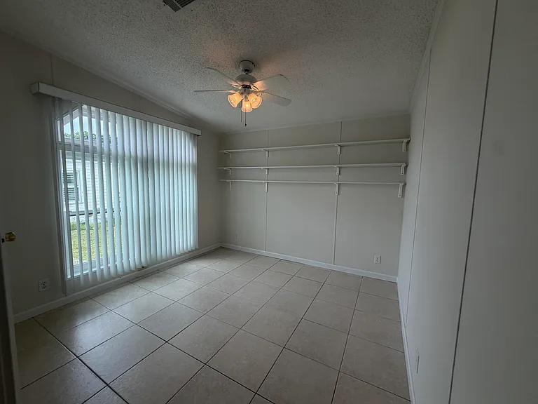 827 Sunglow St — Photo 16