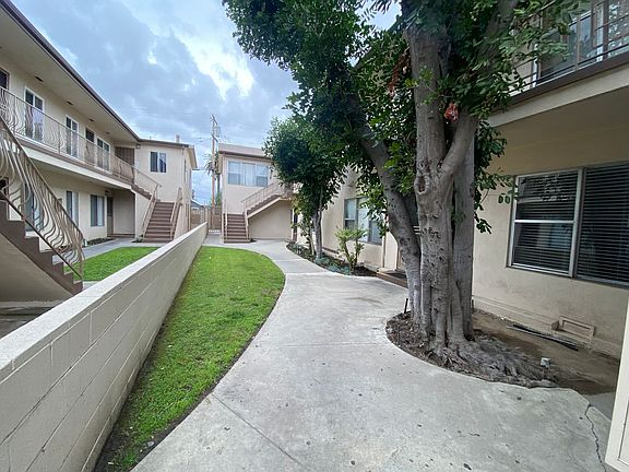 4th image of 1019 Stanley Ave #1029-02