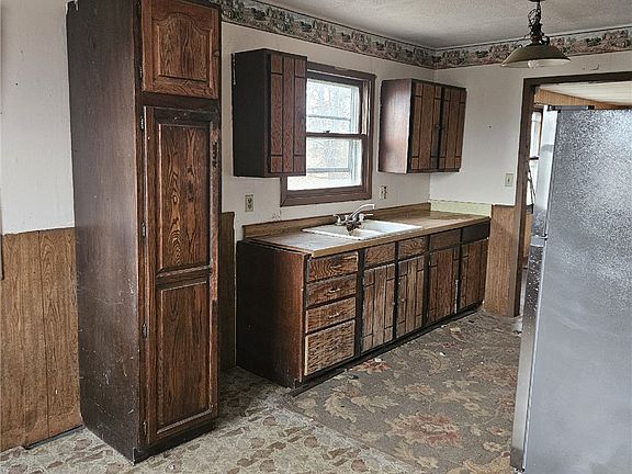 4th image of 1568 W 710th Avenue