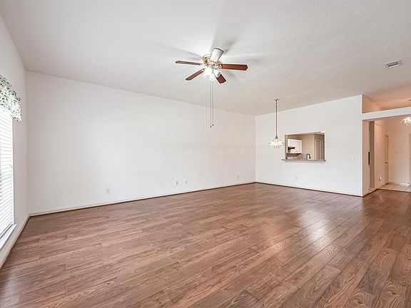 5th image of 819 Woodfern Glen Ln