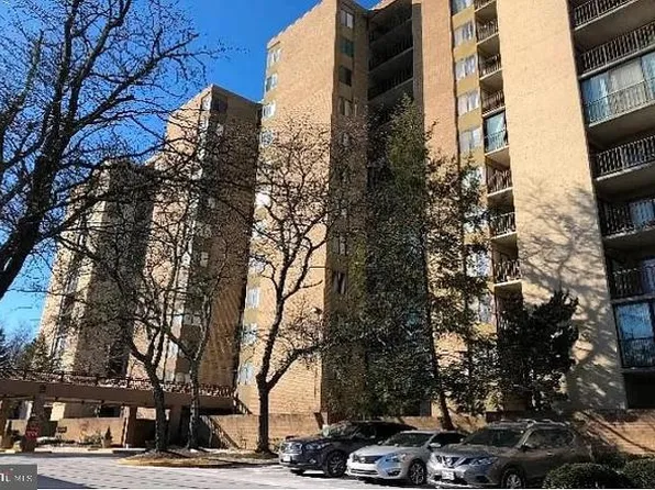 9200 Edwards Way APT 615, Hyattsville, MD 20783