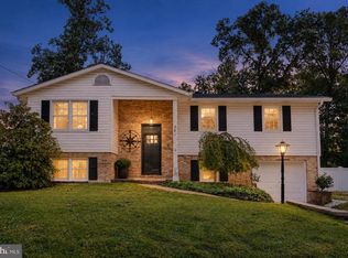 261 Magothy Bridge Rd, Pasadena, MD 21122