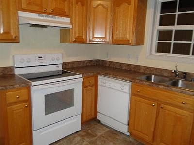 5th image of 189 Wallin St