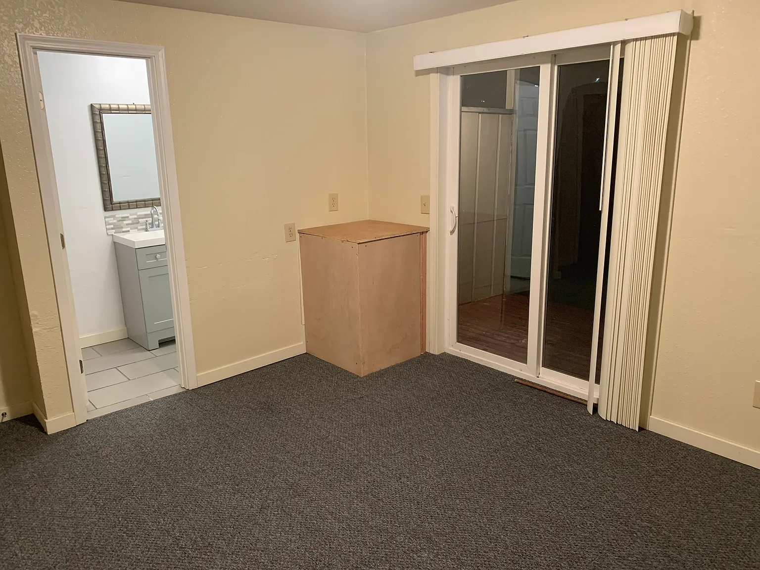 4BD, 4 Bath Apartment, Steps to Western, 'Studio Feel' to Bedrooms — Photo 4