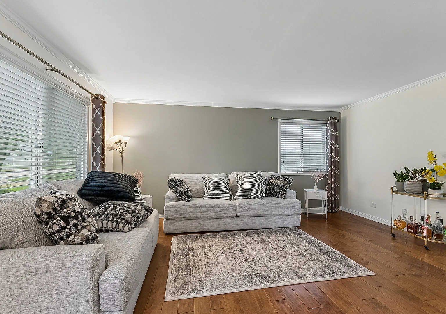 3 bed, 1.5 bath, 1597 sqft, $2,950 — Photo 2