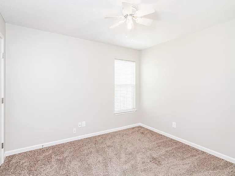 1202 Elisha Ct — Photo 8