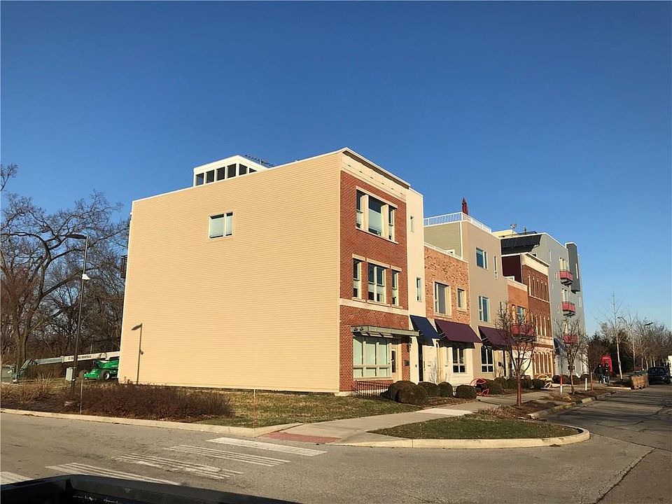 2nd image of 1024 Jackson St