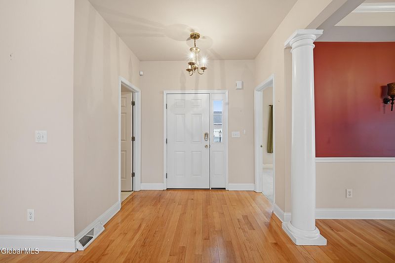 3rd image of 6 Cheshire Way