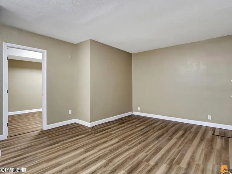 2905 Turnagain St — Photo 8
