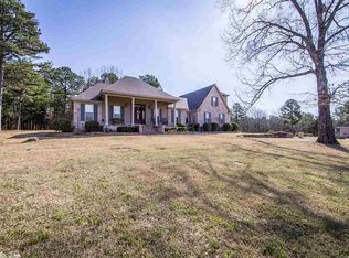 29 Brittany Cove Ln, Greers Ferry, AR 72067
