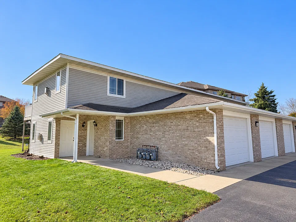 247 Meadowside Dr #247