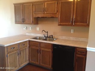 5865 Kentwood Dr, Horn Lake, MS 38637