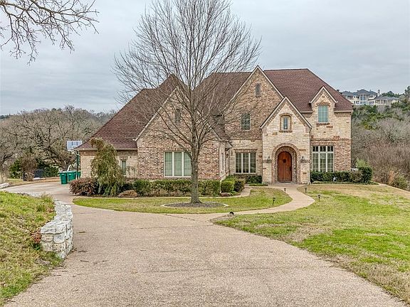 2nd image of 2600 Whispering Oaks Cv