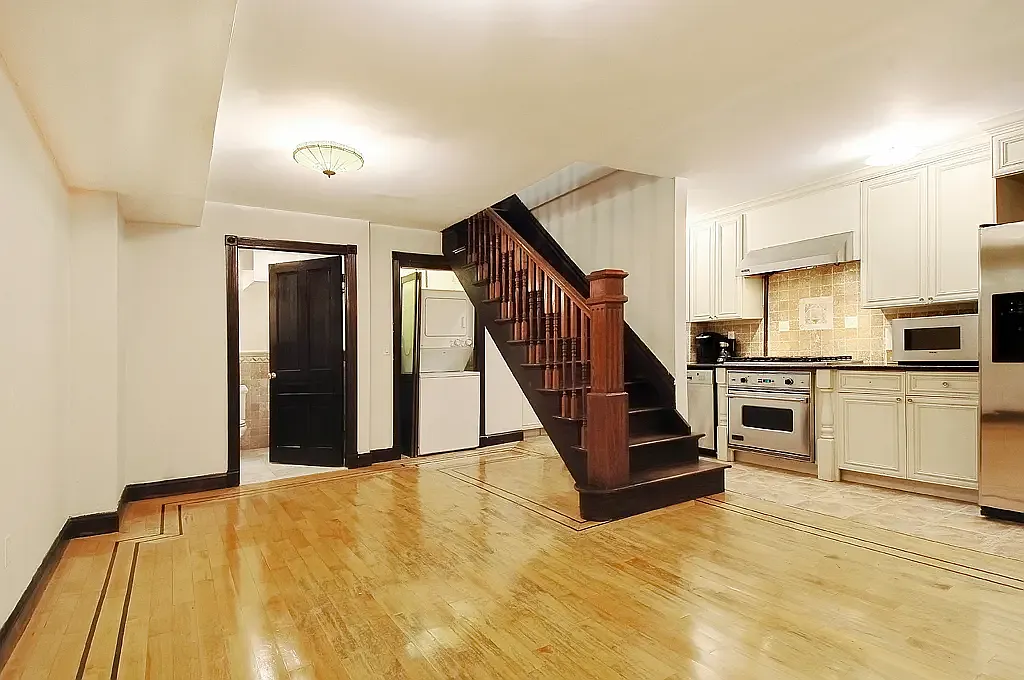306 East 52nd Street — Photo 3