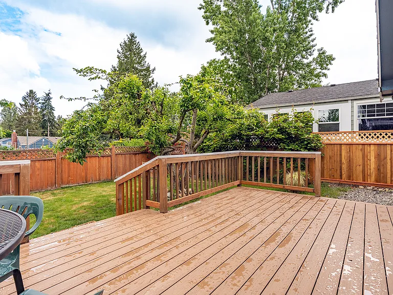 15517 15th Ave NE — Photo 30