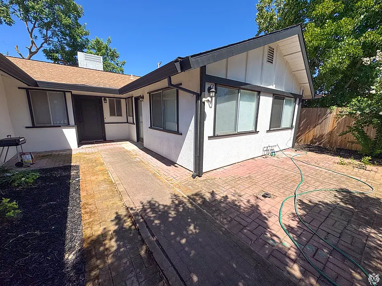 6624 Doreen Way — Photo 24