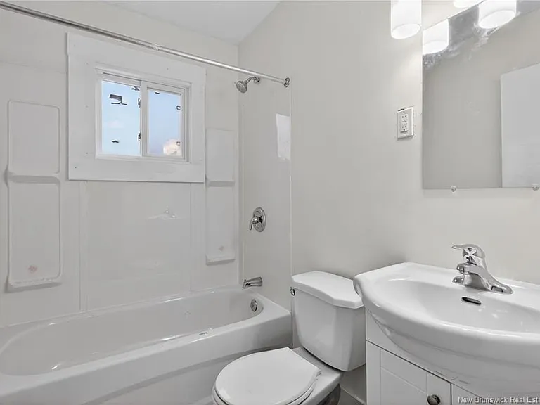 235 Reade St #4 — Photo 17