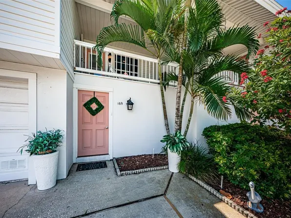 169 Sun Isle Cir #33, Saint Petersburg, FL 33706